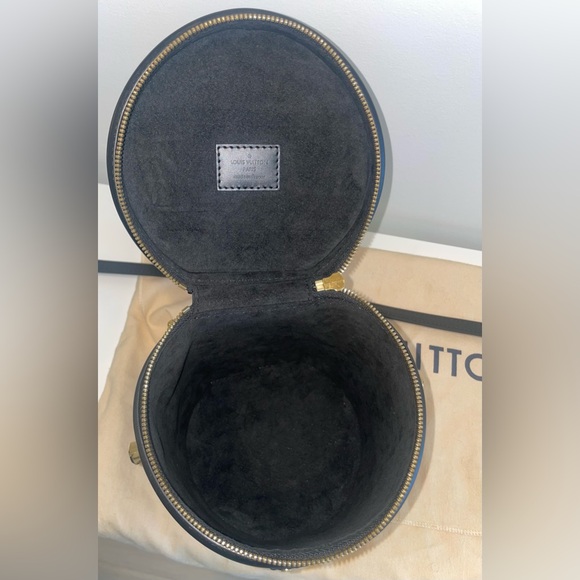 LOUIS VUITTON Reverse Monogram Cannes handbag - Picture 9 of 10